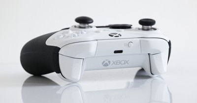 Xbox Elite Series 2 Core Drops to $109.99 on Amazon, $40 Off Regular Price